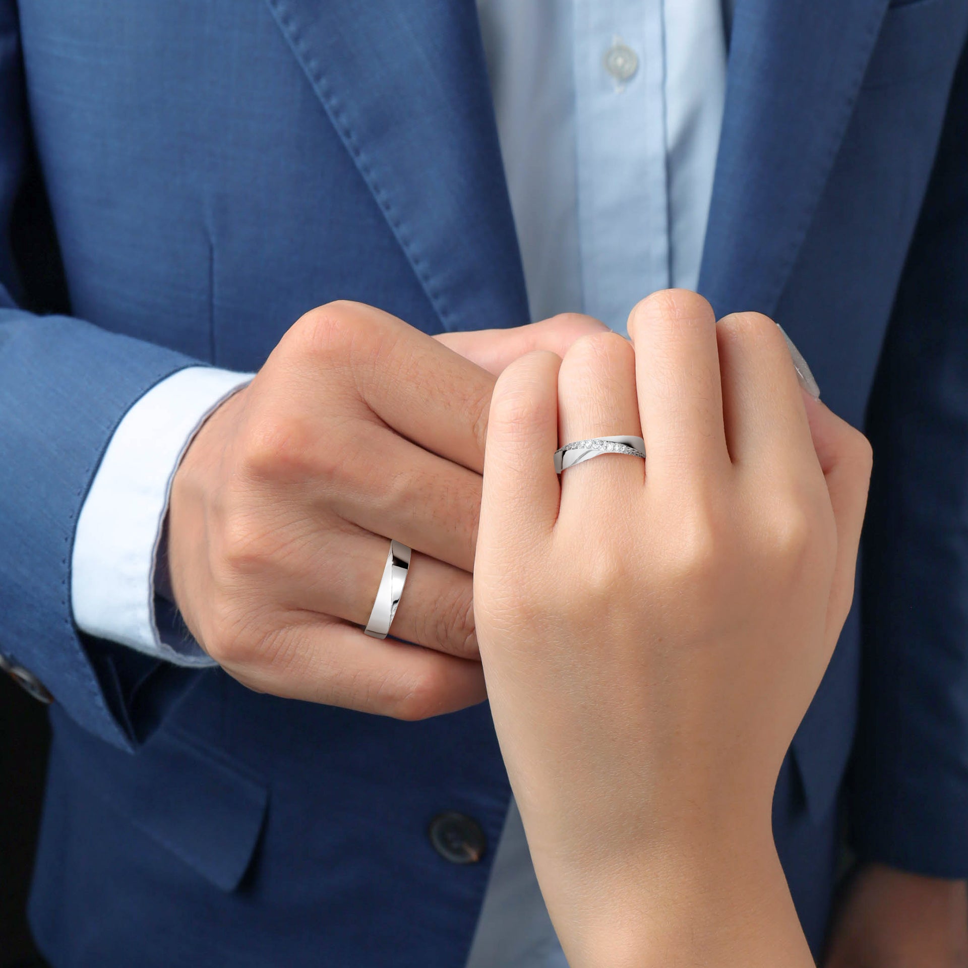 18k gold couple bands with lab grown diamonds,
Modern diamond wedding band set for couples,
IDT certified couple diamond rings