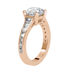 Round Gradual Engagement Ring